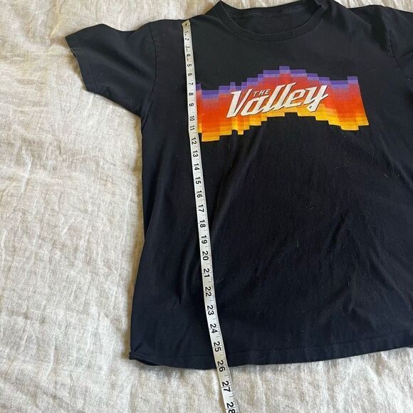 Vintage “The Valley” Arizona pixelated print sunset colors short sleeve Tee in a - Picture 5 of 5